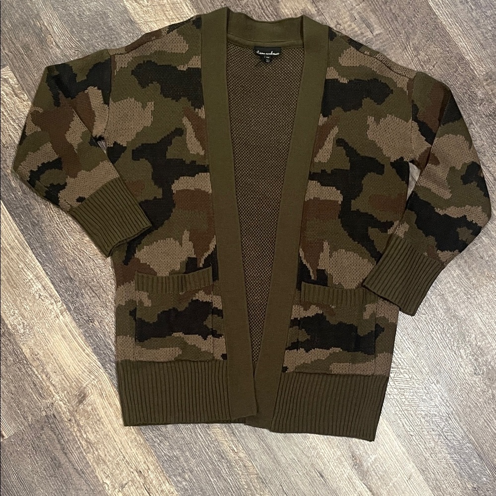 Alison Andrews Boutique Women’s Camouflage Knit Sweater